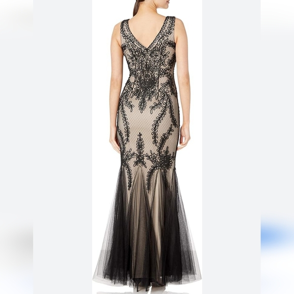 👍NWT Cachet black embroidered tulle beige stretch lined maxi gown dress size 12 - Picture 2 of 11